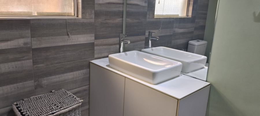 3 Bedroom Property for Sale in Uitsig Western Cape